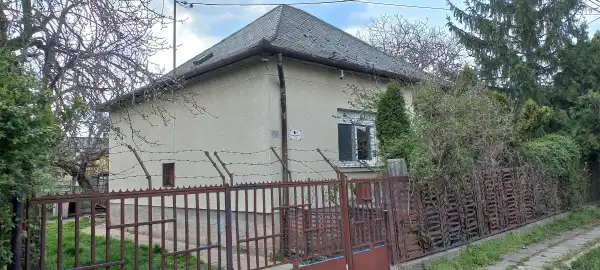 Eladó családi ház, Bicske 2 szoba 65 m² 44.5 M Ft