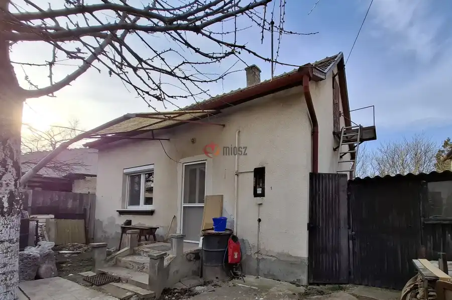 eladó családi ház, Bicske