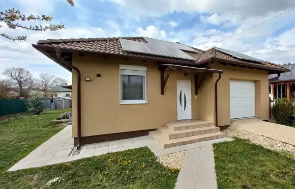 Eladó családi ház, Csákvár 2+1 szoba 102 m² 89 M Ft