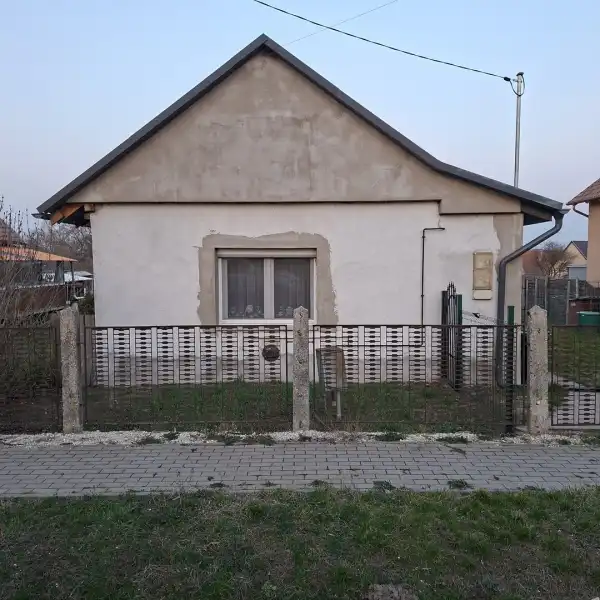 Eladó családi ház, Felcsút 3 szoba 94 m² 58 M Ft