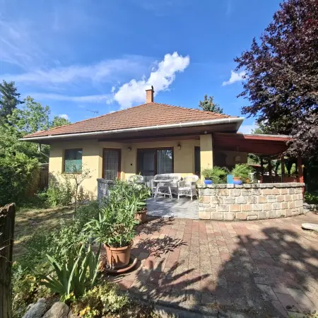 Eladó téglalakás, Bicske 6 m² 85 M Ft